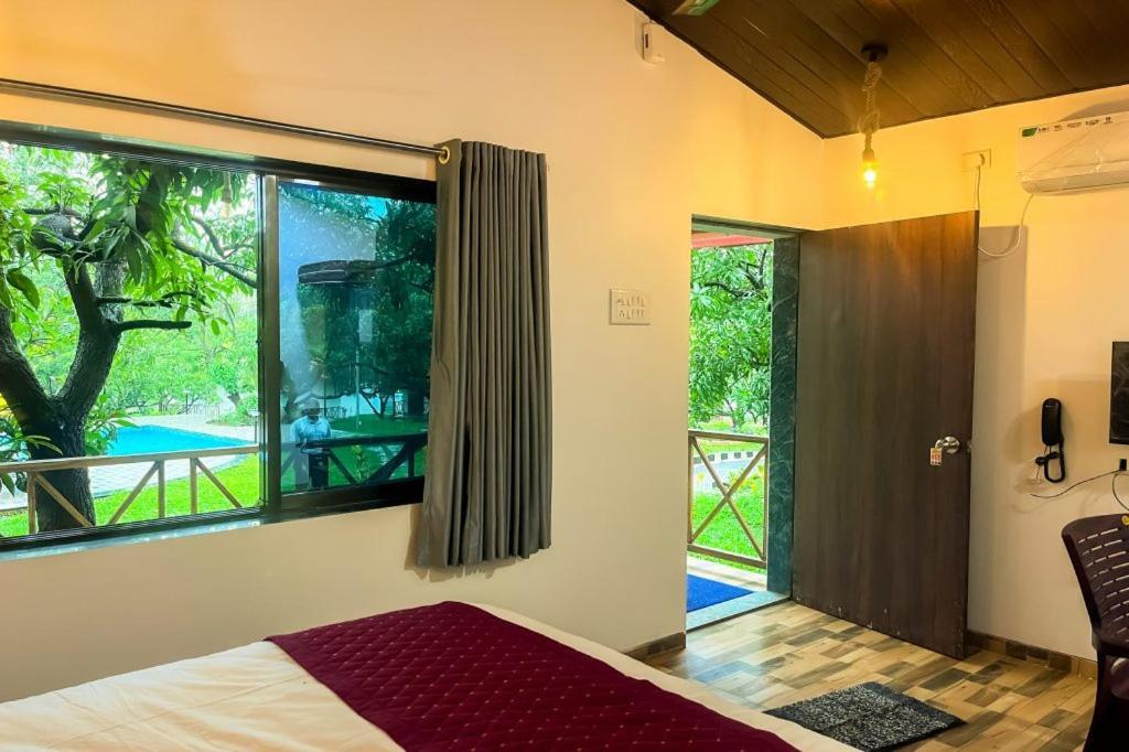 Mangozzz Magical World Hotel Panvel Exterior photo