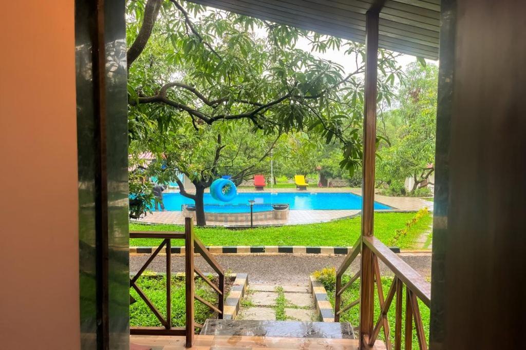 Mangozzz Magical World Hotel Panvel Exterior photo