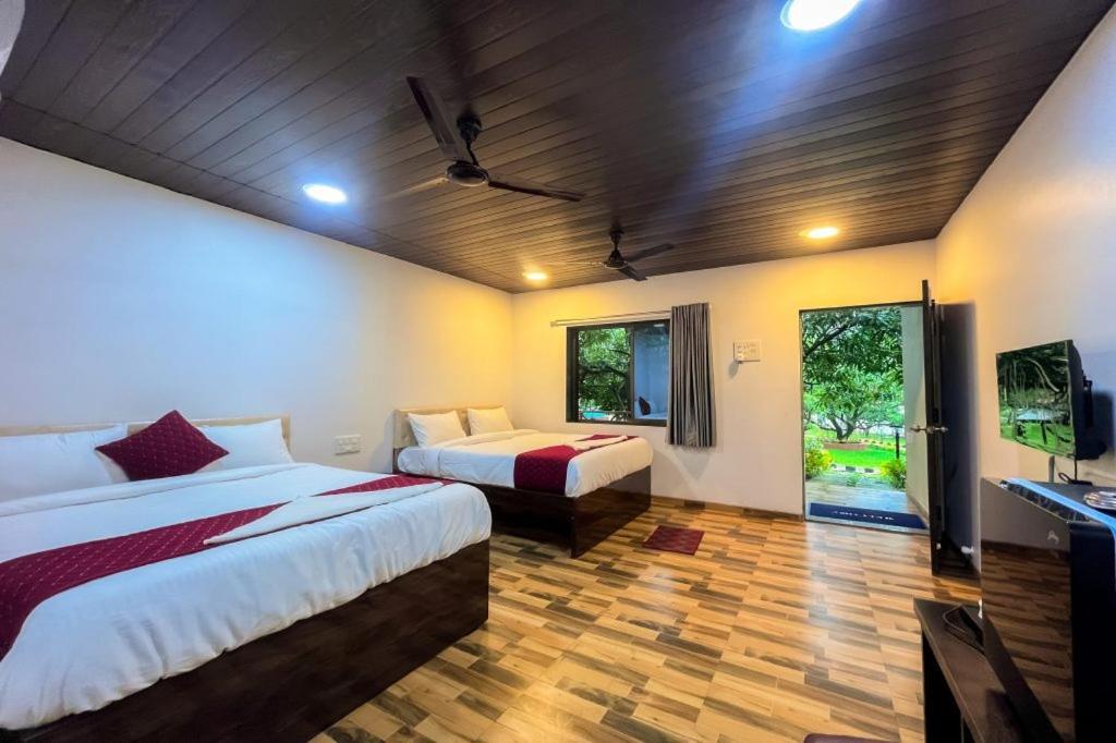 Mangozzz Magical World Hotel Panvel Exterior photo