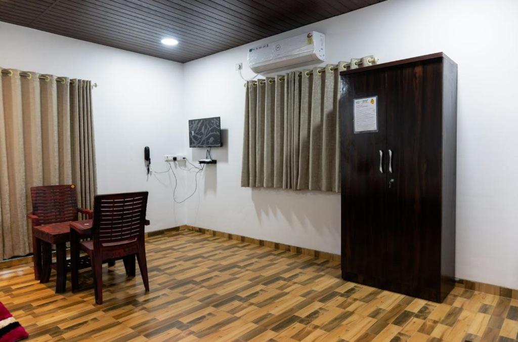 Mangozzz Magical World Hotel Panvel Exterior photo